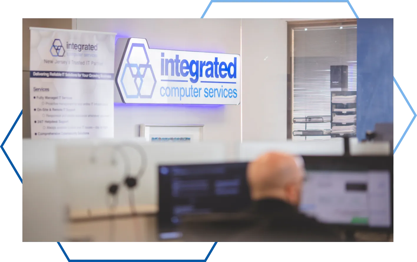 img providing expert it solutions since 2002 2x